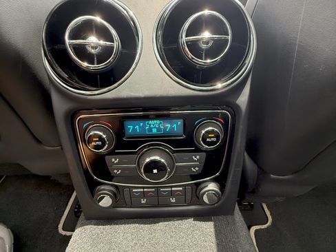 Used 2015 Jaguar XJ L Portfolio image 27