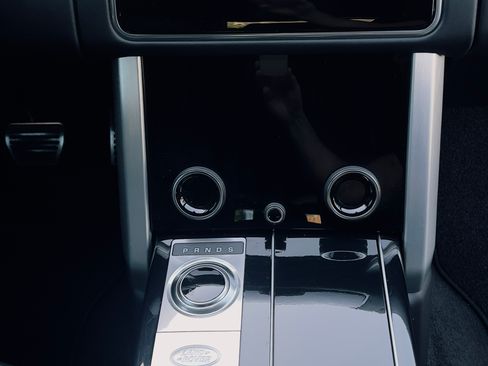 Used 2022 Land Rover Range Rover P525 Westminster Edition image 10