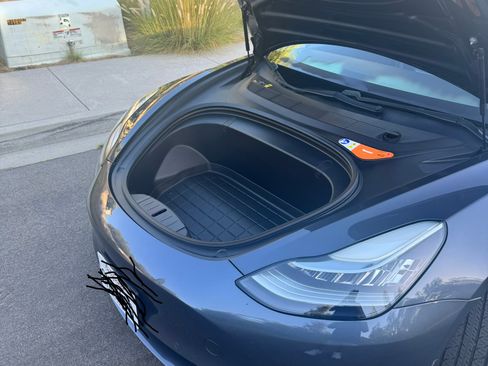 Used 2018 Tesla Model 3 Mid Range RWD image 14