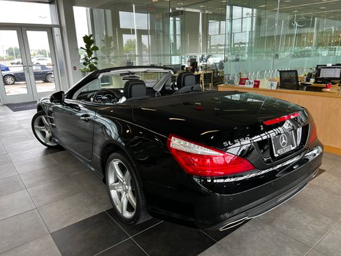 Used 2014 Mercedes-Benz SL 550 image 2