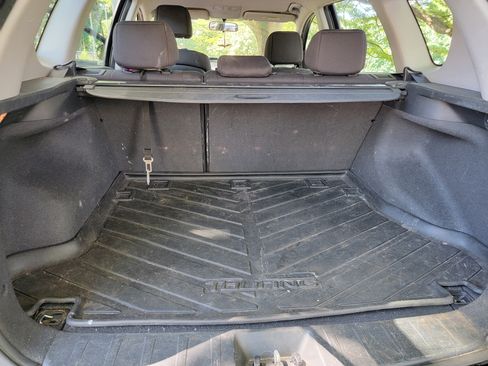 Used 2012 Hyundai Elantra w/ Preferred Pkg image 9