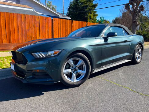 Used 2016 Ford Mustang Convertible image 1