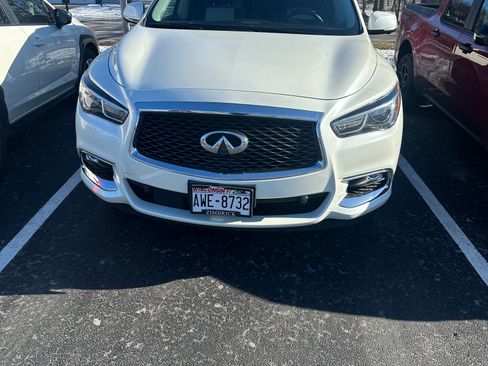 Used 2020 INFINITI QX60 Signature Edition image 2