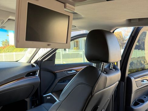 Used 2018 Cadillac Escalade Luxury image 6