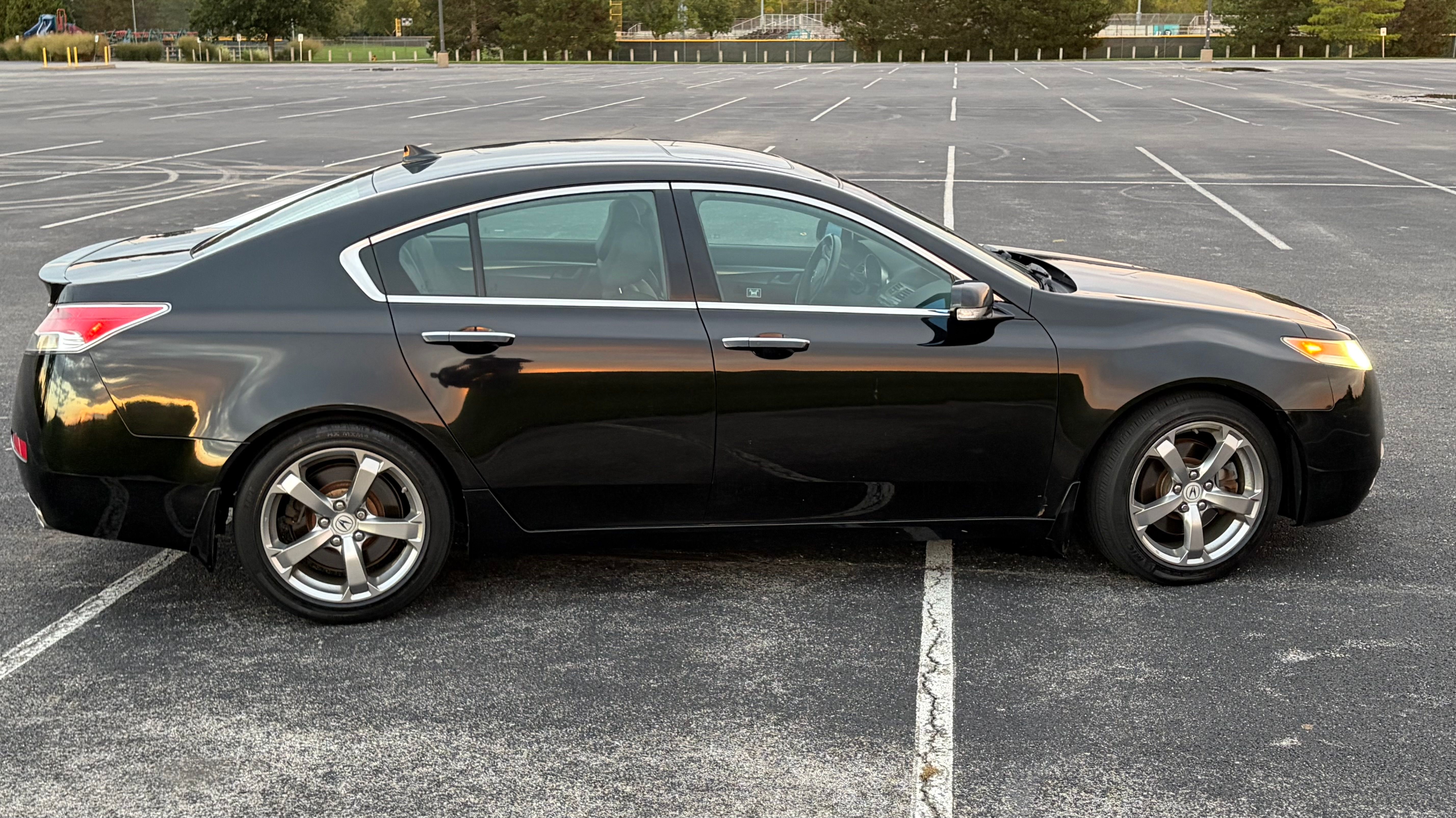 Used 2010 Acura TL w/ Technology Package FWD image 2