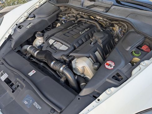 Used 2011 Porsche Cayenne Turbo image 31