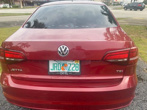 Used 2017 Volkswagen Jetta S image 6