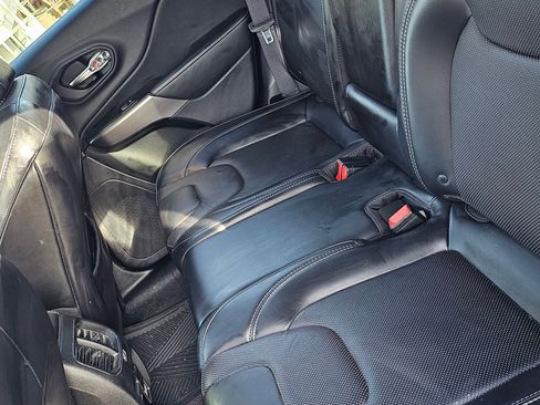 Used 2019 Jeep Cherokee Limited image 4