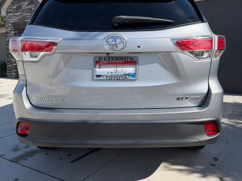 Used 2014 Toyota Highlander XLE AWD/4WD image 4