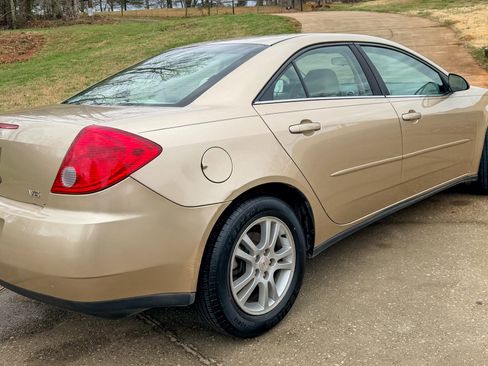Used 2006 Pontiac G6 Sedan w/ Premium Value Package image 10