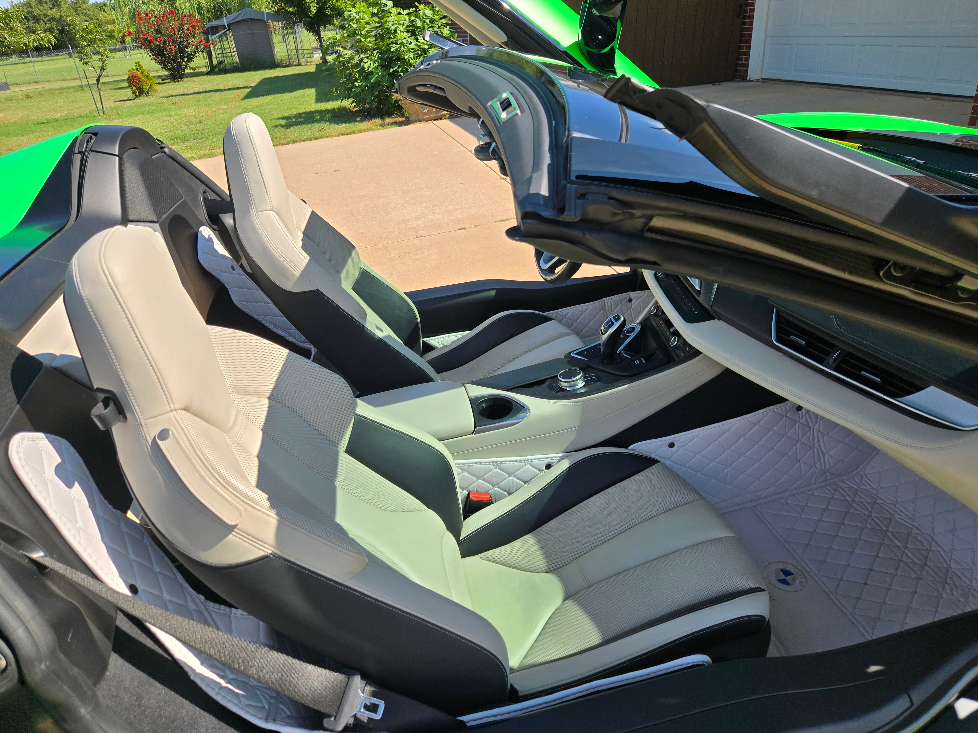 Used 2019 BMW i8 Roadster AWD/4WD image 5