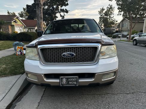 Used 2004 Ford F150 Lariat RWD image 4