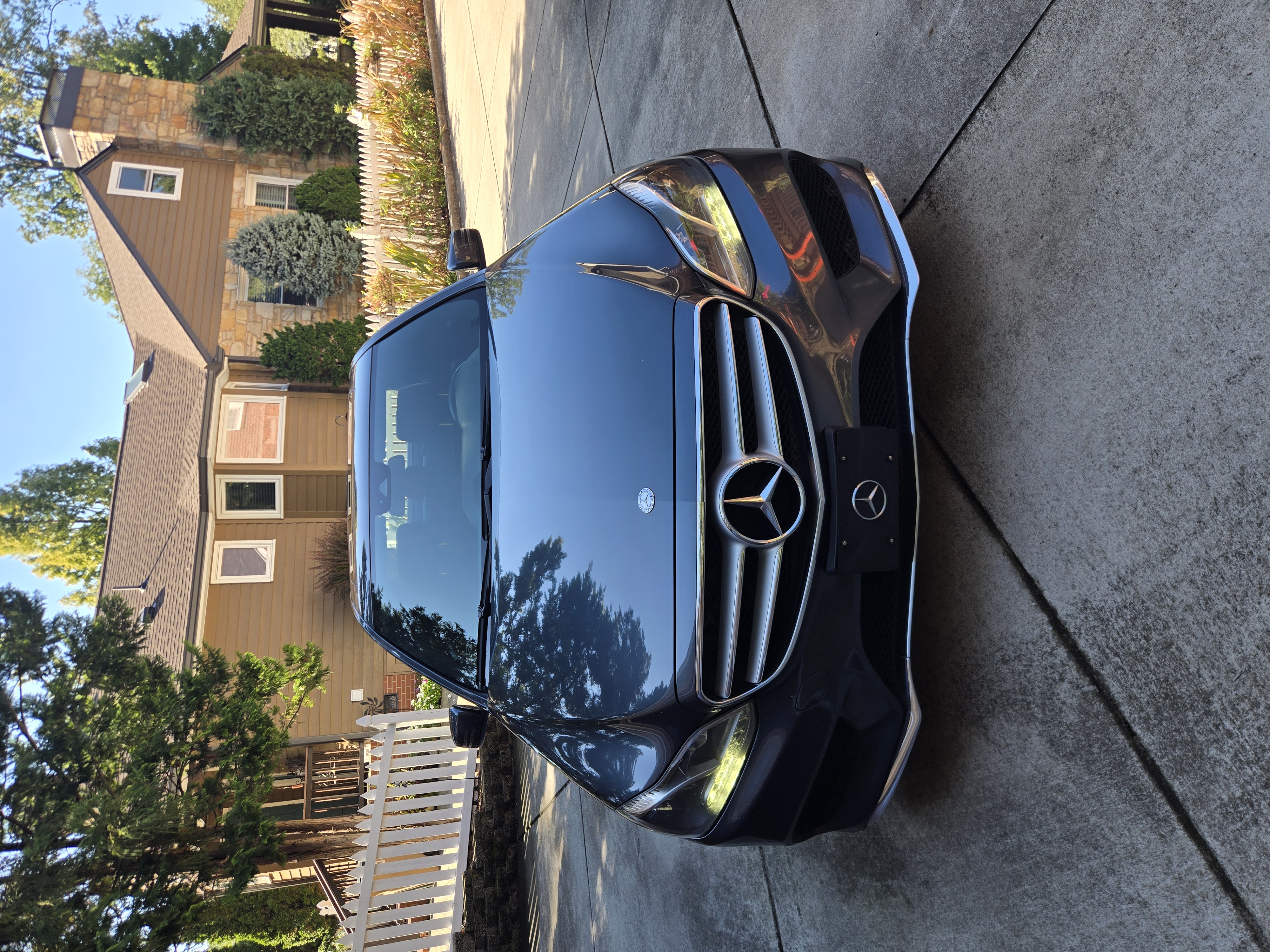 Used 2014 Mercedes-Benz E 250 BlueTEC 4MATIC Sedan image 4