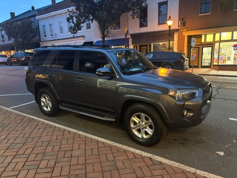 Used 2015 Toyota 4Runner 2WD image 7
