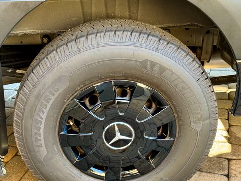 Used 2019 Mercedes-Benz Sprinter 1500 image 11