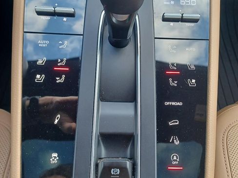 Used 2024 Porsche Macan image 19