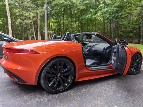 Used 2017 Jaguar F-TYPE S image 9