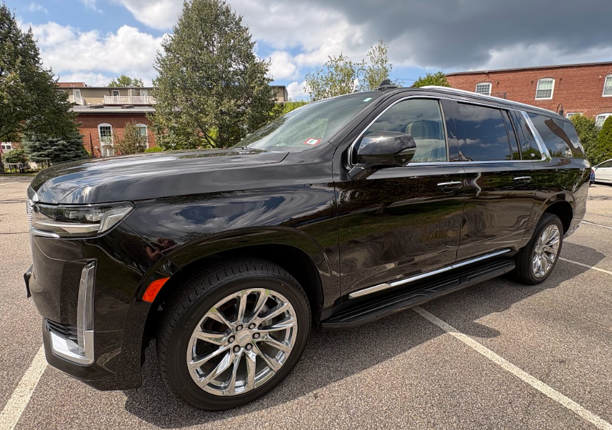 Used 2023 Cadillac Escalade ESV Premium Luxury w/ LPO, Radiant Package AWD/4WD image 6