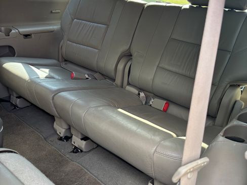 Used 2005 Toyota Sequoia Limited w/ Luxury Package RWD image 10