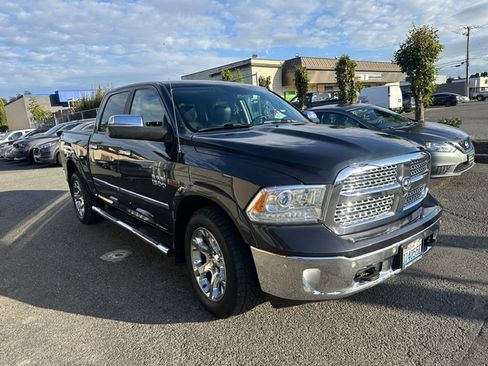Used 2016 RAM 1500 Laramie w/ Convenience Group image 4