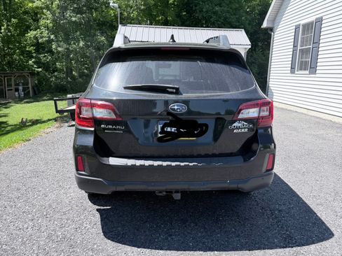 Used 2017 Subaru Outback 2.5i Limited AWD/4WD image 6
