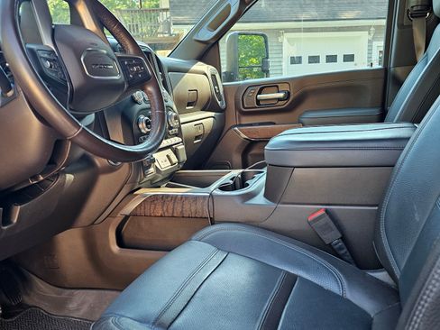 Used 2023 GMC Sierra 2500 Denali w/ Denali Ultimate Package image 12