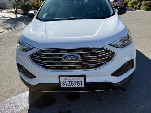 Used 2021 Ford Edge SE w/ Cargo Accessory Package image 2