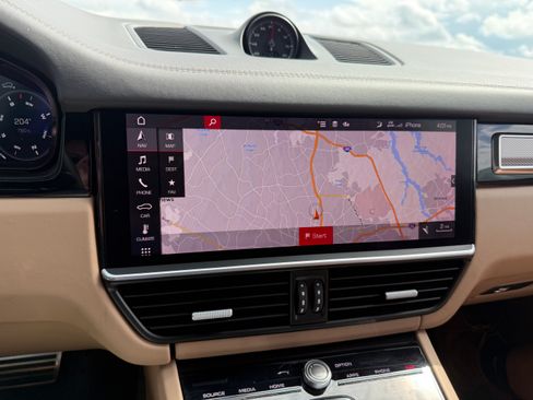 Used 2020 Porsche Cayenne Turbo AWD/4WD image 8