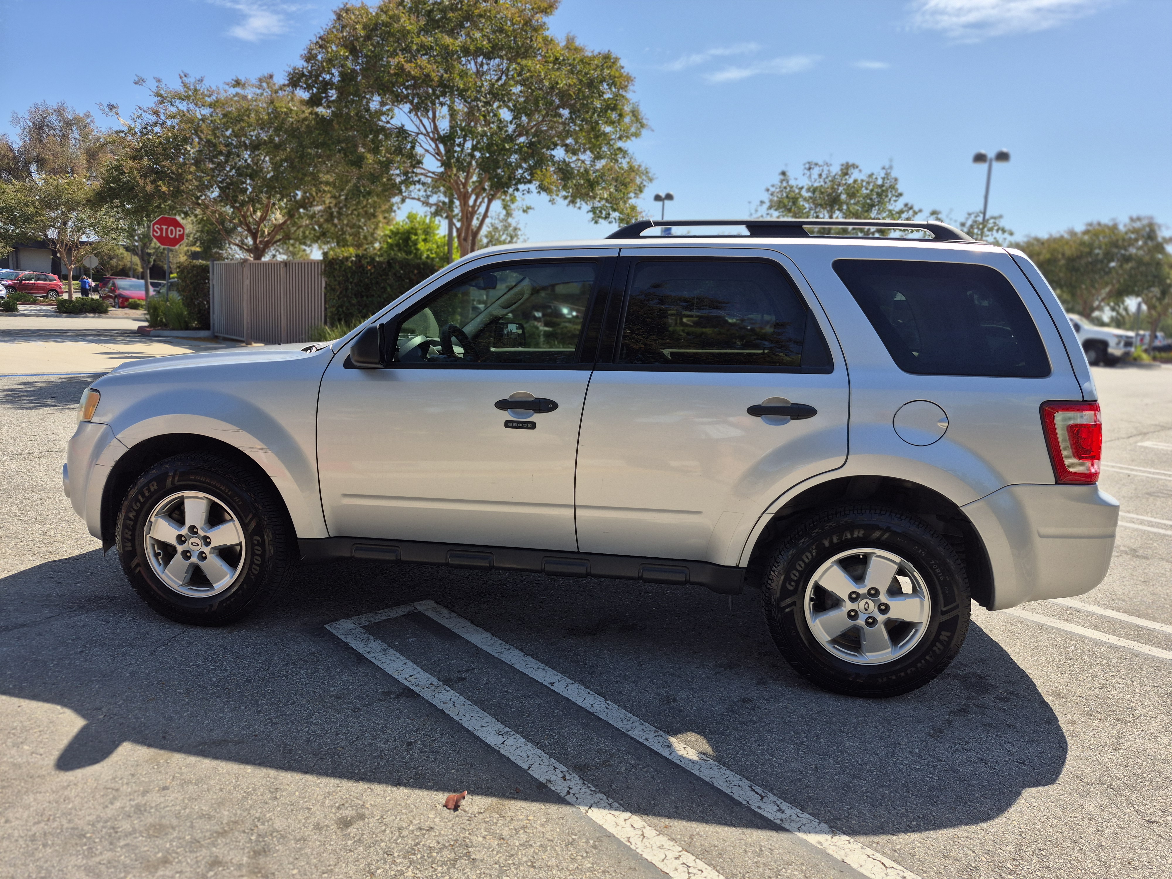 Used 2011 Ford Escape XLT AWD/4WD image 8