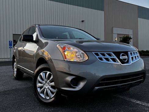 Used 2013 Nissan Rogue S FWD image 1