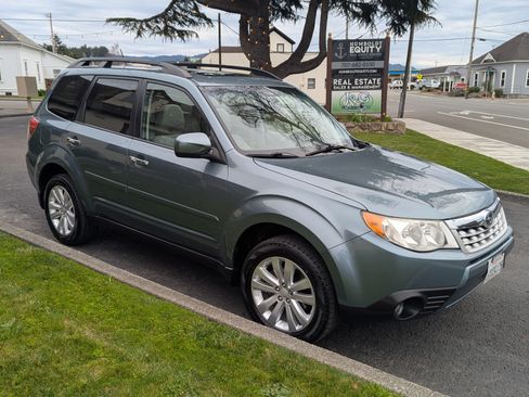 Used 2013 Subaru Forester 2.5X Premium image 4