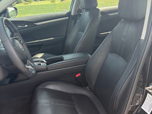 Used 2016 Honda Civic Touring image 13