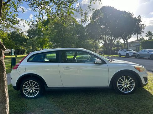 Used 2011 Volvo C30 image 16