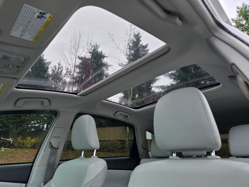 Used 2013 Toyota Prius V Five image 17