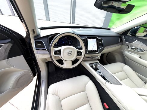 Used 2024 Volvo XC90 B6 Plus w/ Protection Package Premier image 9