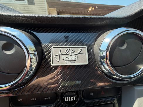 Used 2005 Ford Mustang Premium image 8