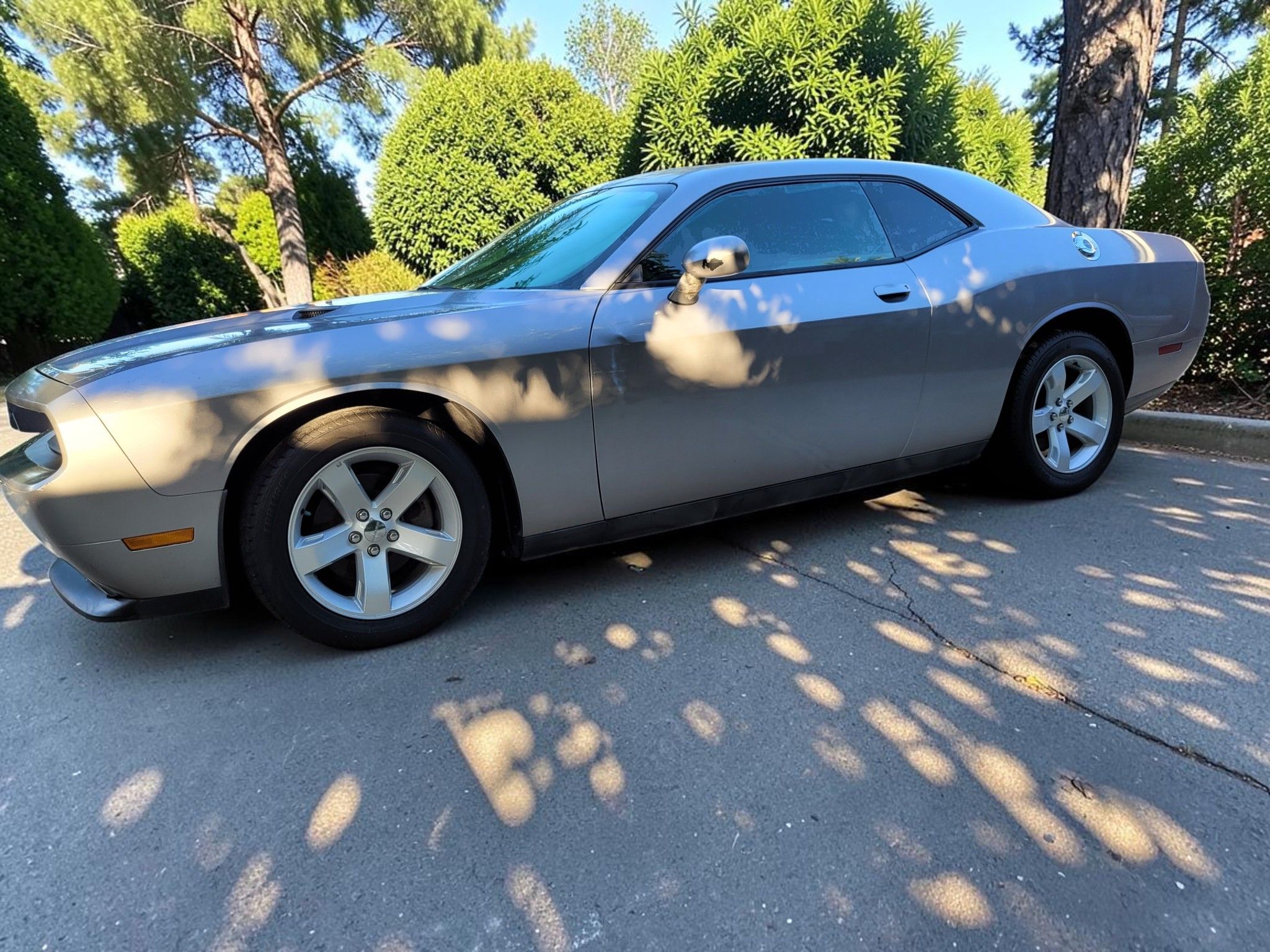 Used 2014 Dodge Challenger SXT RWD image 15
