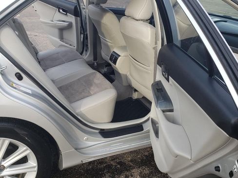 Used 2012 Toyota Camry XLE image 9
