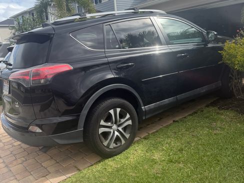 Used 2016 Toyota RAV4 LE image 6