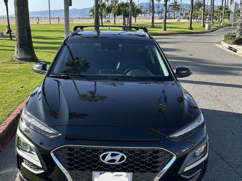 Used 2021 Hyundai Kona Limited w/ Cargo Package image 6