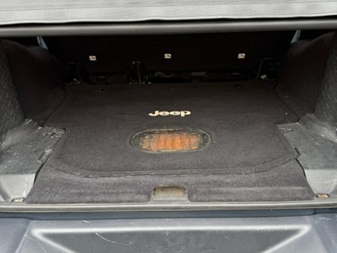 Used 2016 Jeep Wrangler Unlimited Rubicon image 22