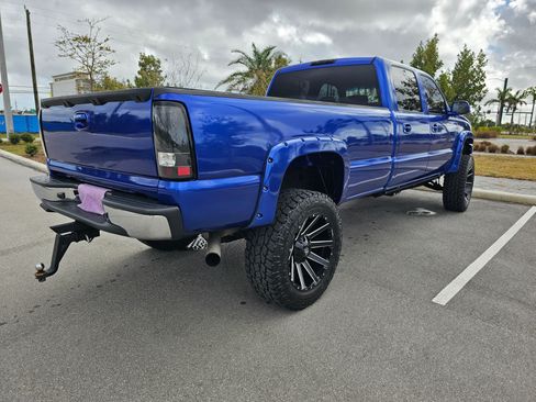 Used 2007 Chevrolet Silverado 2500 LT w/ Heavy-Duty Power Package image 10