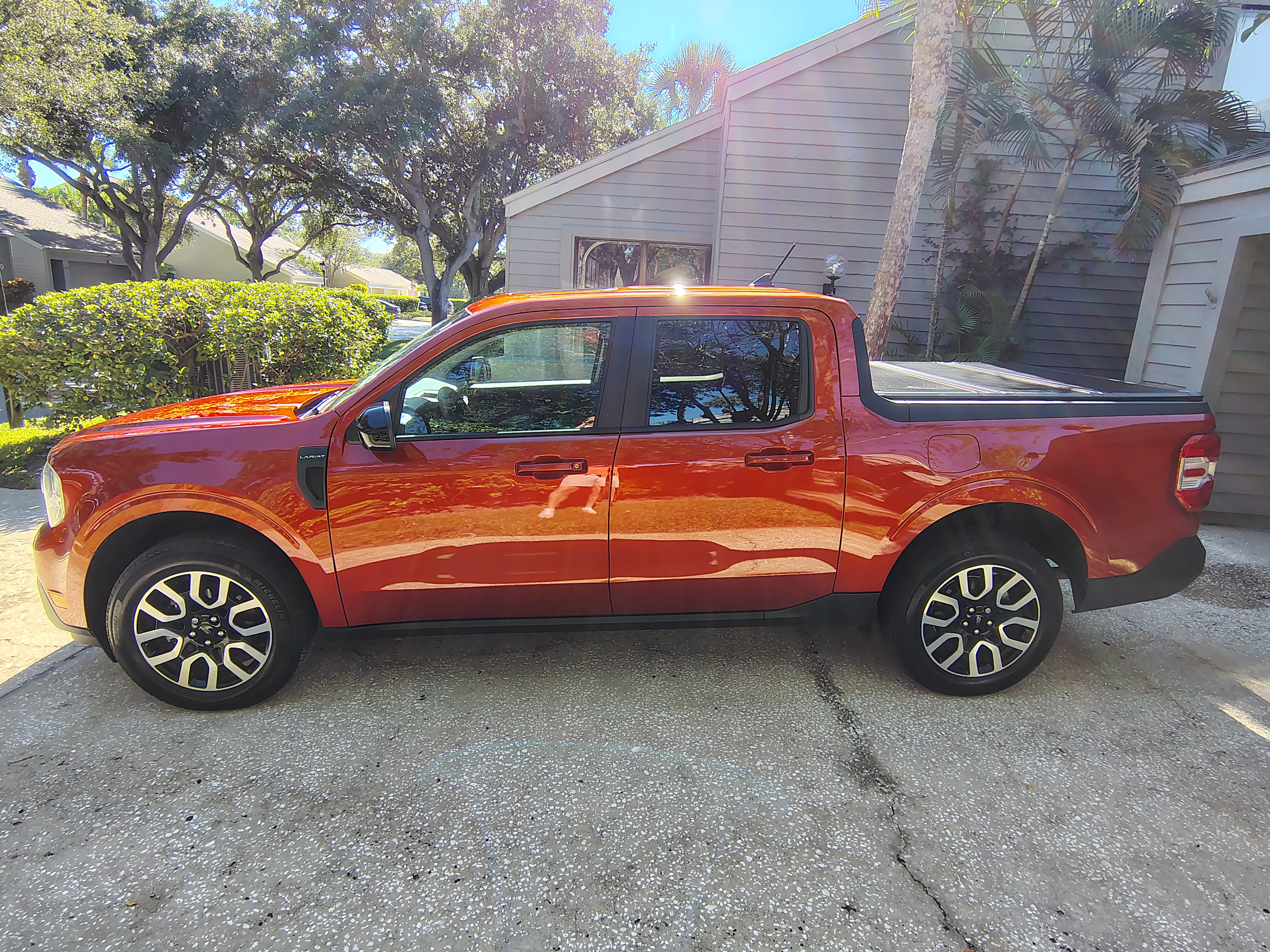 Used 2024 Ford Maverick Lariat w/ 4K Tow Package AWD/4WD image 8