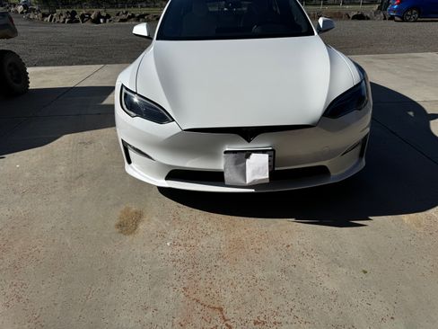 Used 2024 Tesla Model S image 2