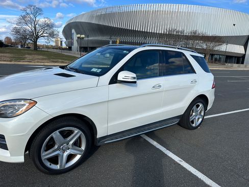 Used 2014 Mercedes-Benz ML 550 4MATIC image 11