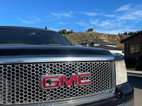 Used 2008 GMC Sierra 1500 Denali w/ Sun And Navigation Package image 6