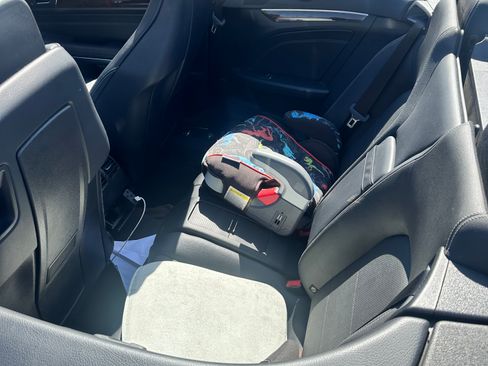 Used 2014 Mercedes-Benz E 350 Cabriolet image 2