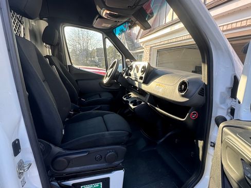 Used 2019 Mercedes-Benz Sprinter 170 image 5