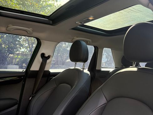 Used 2021 MINI Cooper 4-Door Hardtop image 10