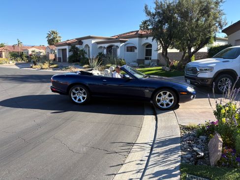 Used 2001 Jaguar XK8 Convertible image 2